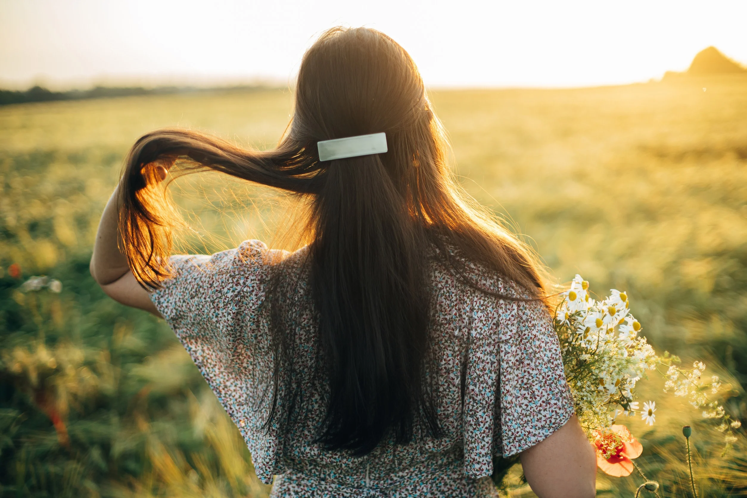 La primavera è un classico momento in cui si perdono i capelli.