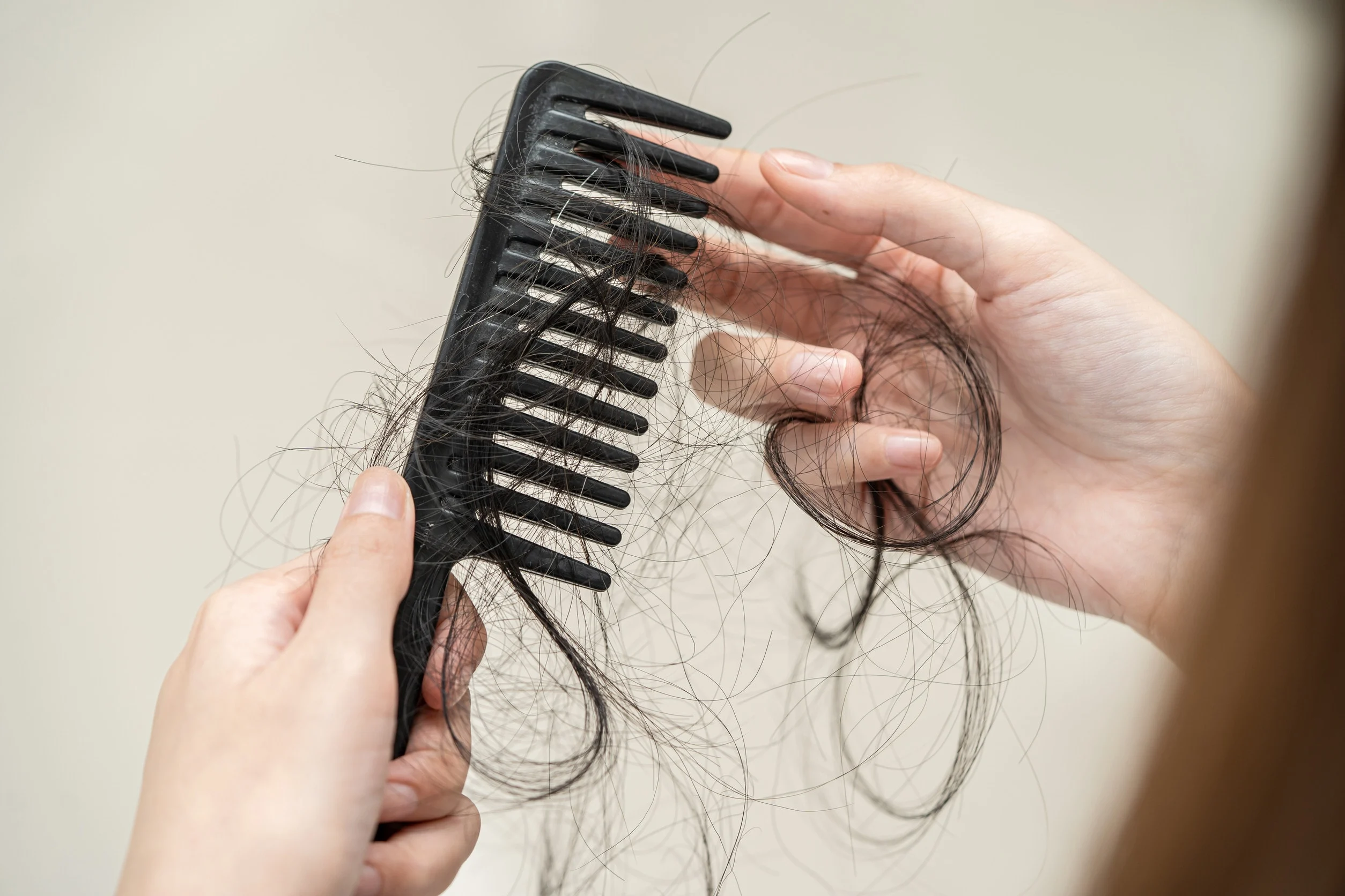 La spazzola è sempre un punto di riferimento per comprendere il grado di caduta di capelli